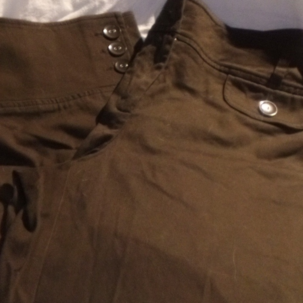 Tribella sport capris size 8 dark coco.